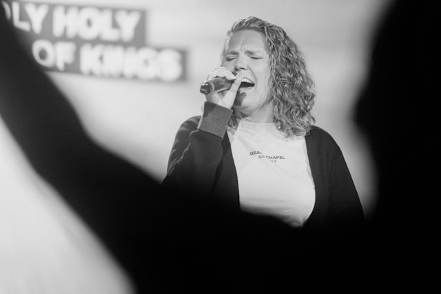 Integrating Head Voice into Performance